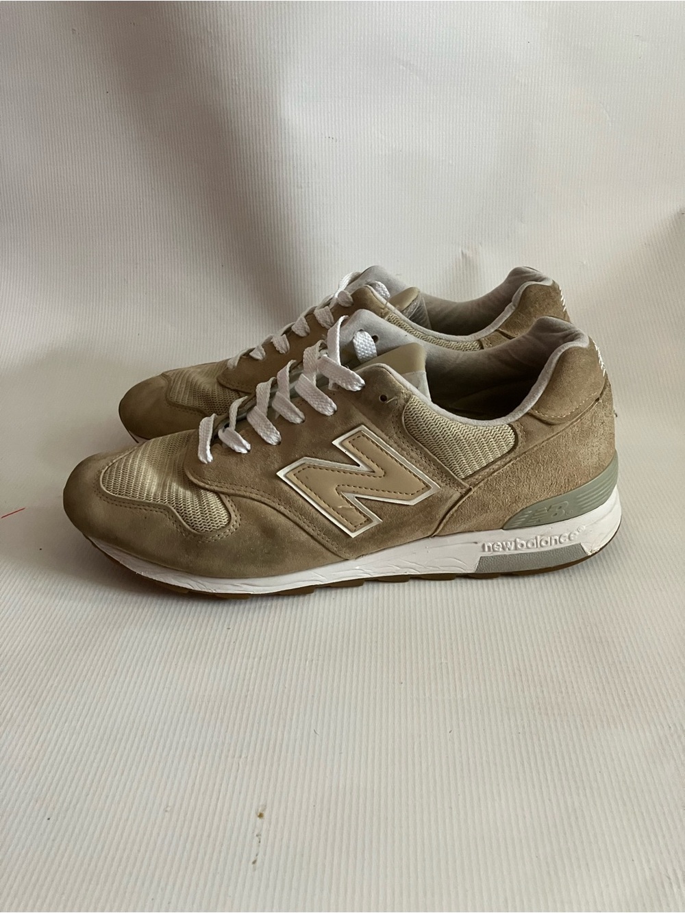 NEW BALANCE 1400 SIZE 10.5 MADE IN USA TAN/WHITE